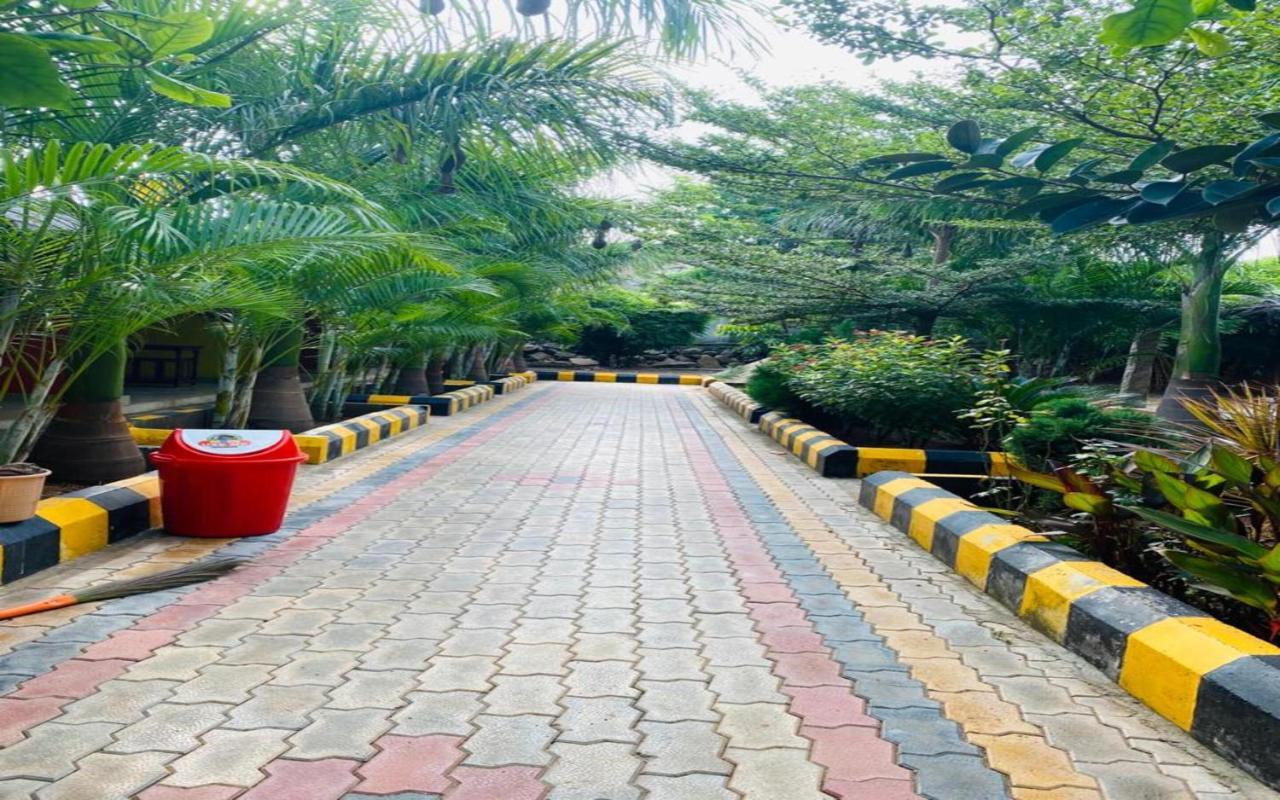 Hotel Megha Resort Hampi Exteriör bild