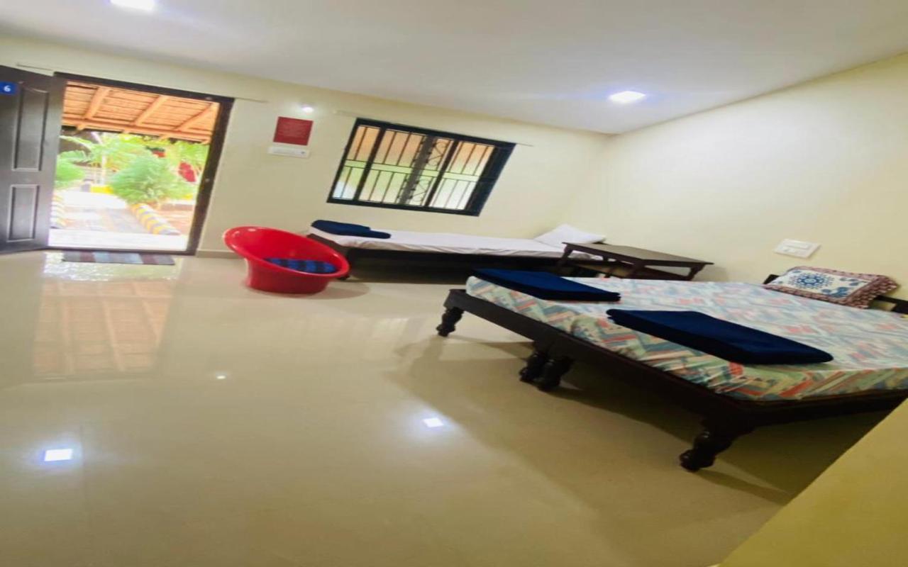 Hotel Megha Resort Hampi Exteriör bild