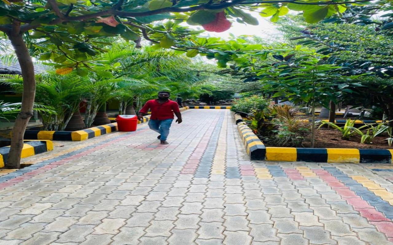 Hotel Megha Resort Hampi Exteriör bild
