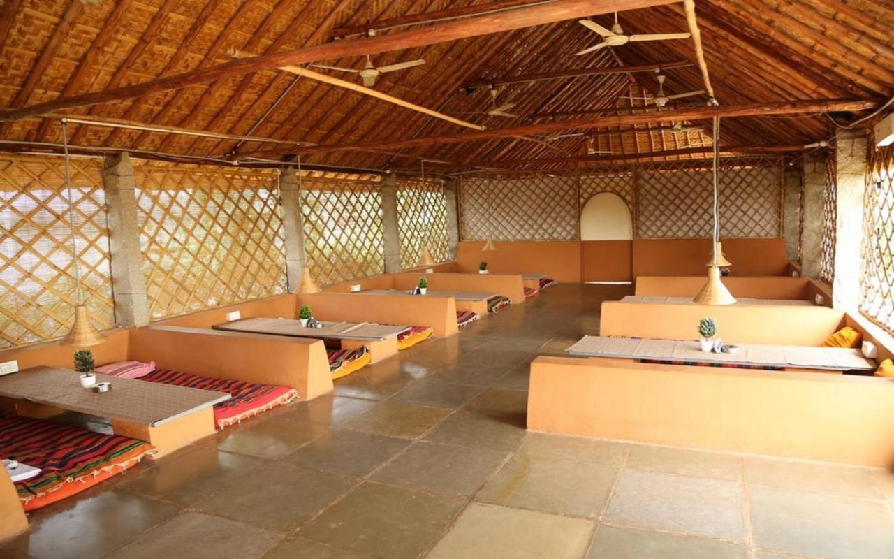 Hotel Megha Resort Hampi Exteriör bild