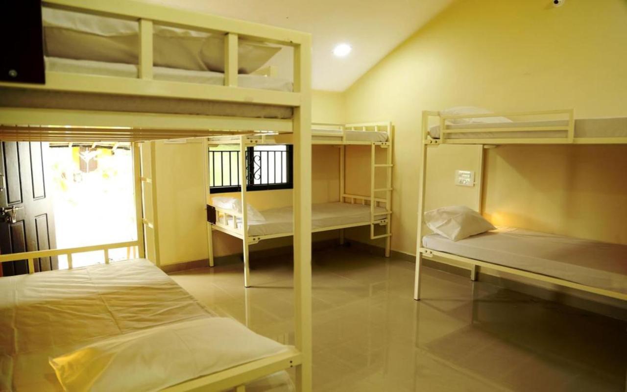 Hotel Megha Resort Hampi Exteriör bild